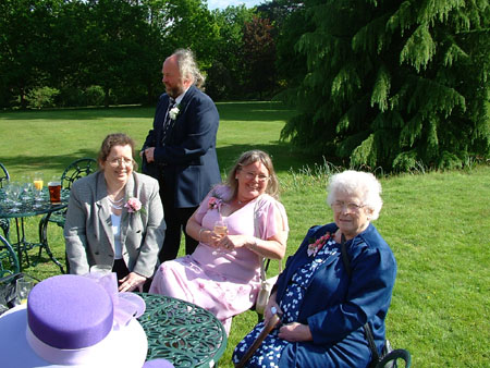 2004_05220474